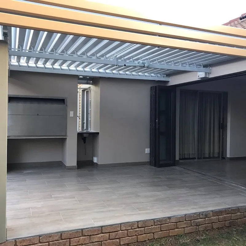 Covered entertainment patio